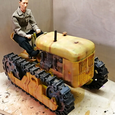 Oliver Cletrac inspired RC chain tractor