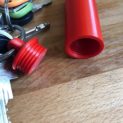 Keychain container