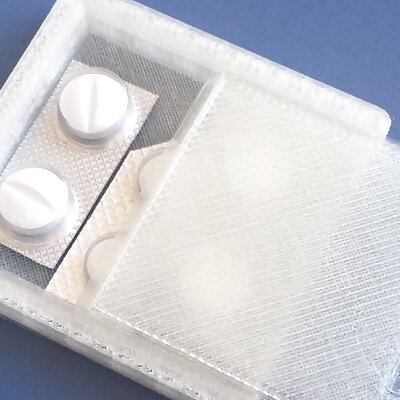 Small pill box