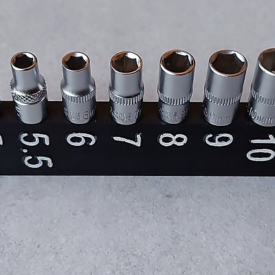 Modular ratchet socket holder for 14 square sockets Replaceable springs