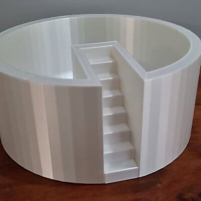 Plant pot with steps