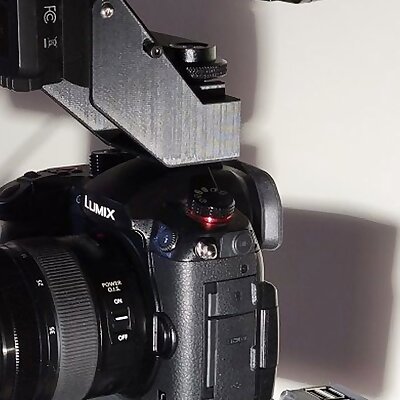 Oak1 Aimable Camera Shoe Adapter