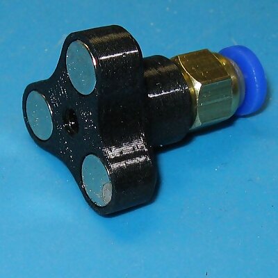 Magnetic 4mm tube coupler