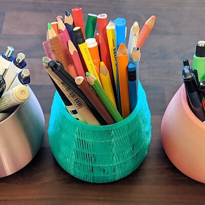Pen holder  with and without hex pattern