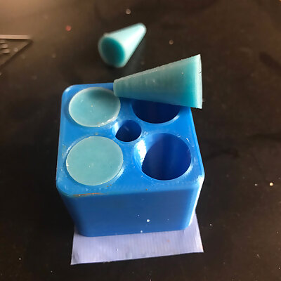 Penmaking mold for silicone rubber glue plugs