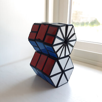 Hexagonal prism plus twisty puzzle