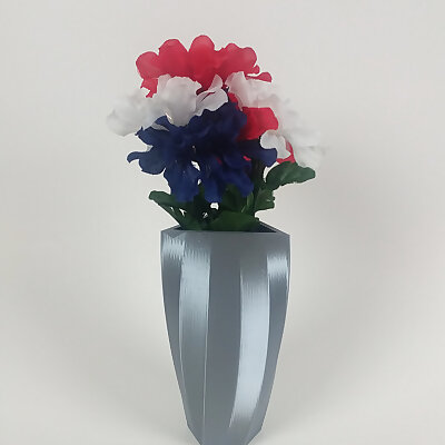 trishaped vase
