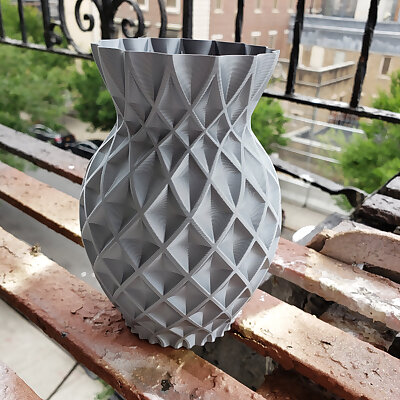 Twisted Pineapple Vase