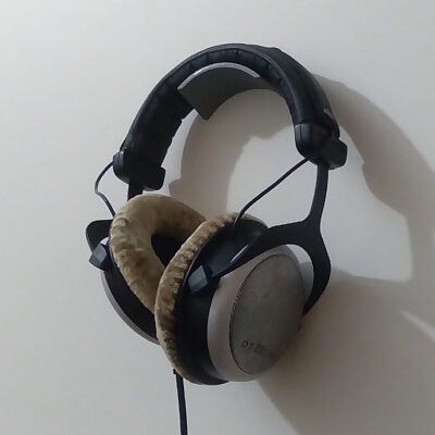 Simple Headphone holder on wall