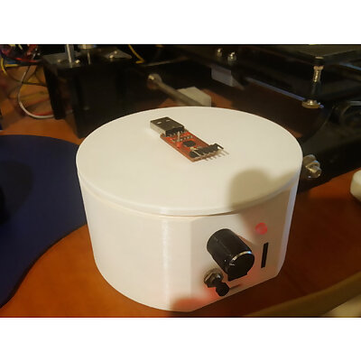 Battery powered turntable with 28BYJ48 stepper motor