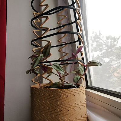 Stackable pot for climbing plants