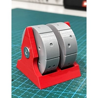 Dice roller with magnets