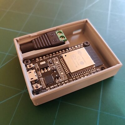 ESP32 DevKit V1 Case with Snappable Lid and Barrel Plug Cutout