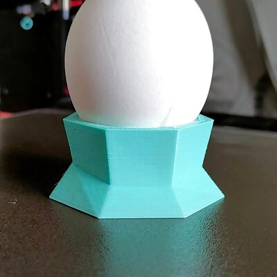 Low Poly Egg Stand