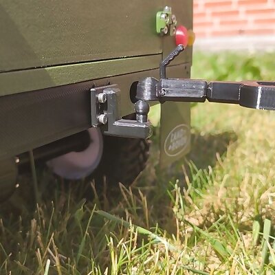 Trailer hitch with functioning handle