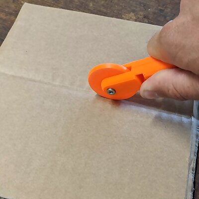 Cardboard fold roller
