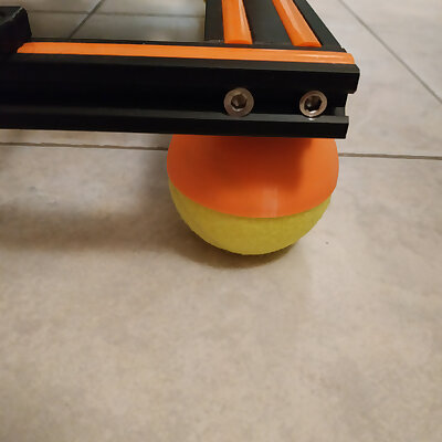 Tennis ball mount vibration damper feet