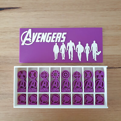 Marvel Avengers Chess with display box