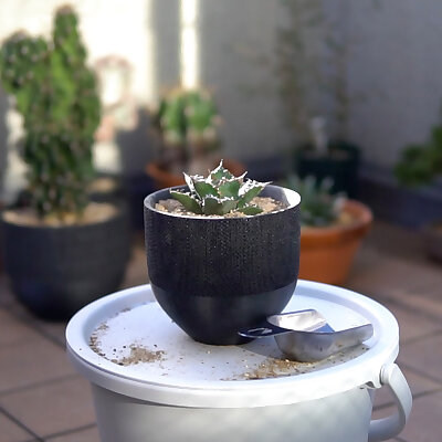 Plants pot  gyroid