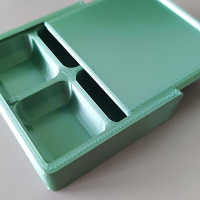 SMD components tray with sliding lid