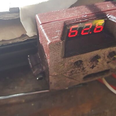 D810 thermostat case