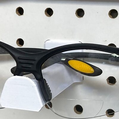Pegboard mount for safety glasses
