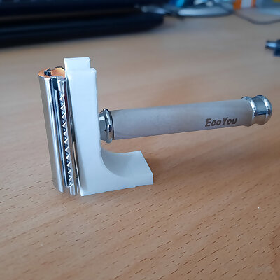 minimalistic razor holder