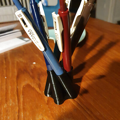 Spiral Pen Holder