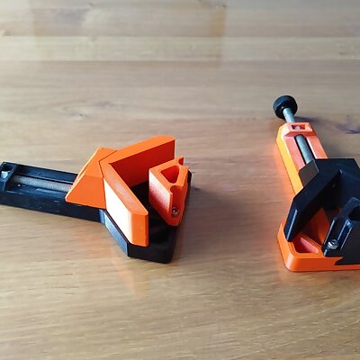 90° adapter with guide for corner clamp