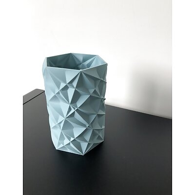 Complex vase