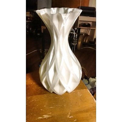 Melodys Geared Vase