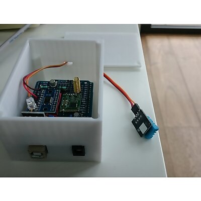 Box Arduino Uno with IR led and HumidityTemperature external sensor