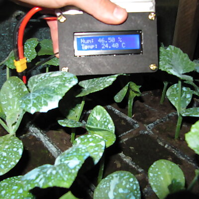 Arduino box to keep our plants healthy during the quarantine