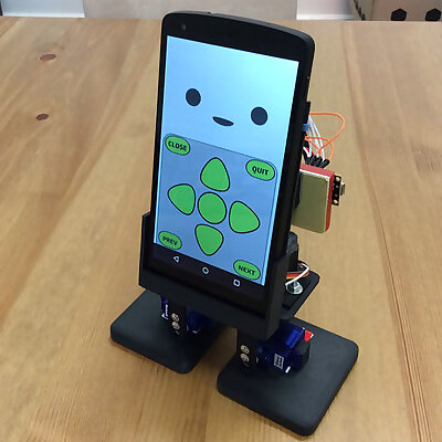 MobBob  Smartphone controlled desktop robot