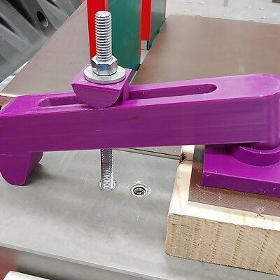 Large Bench Clamp with Pivoting Head