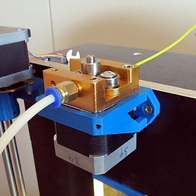 Clamping bracket for sideway mounting of stepper motors