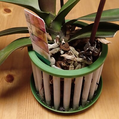 Aerated planter for orchids