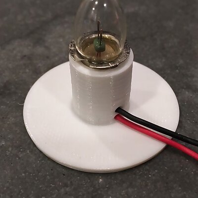 Flashlight light bulb base incandescent